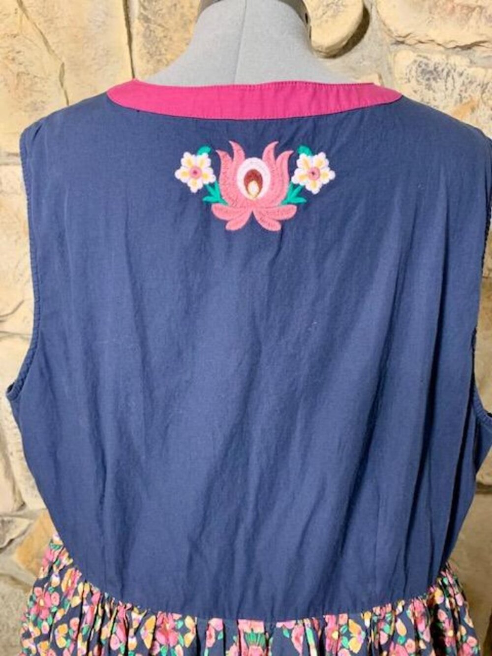 Modcloth Sleeveless 3X with Beautiful Embroidery and Print - Picture 4 of 10